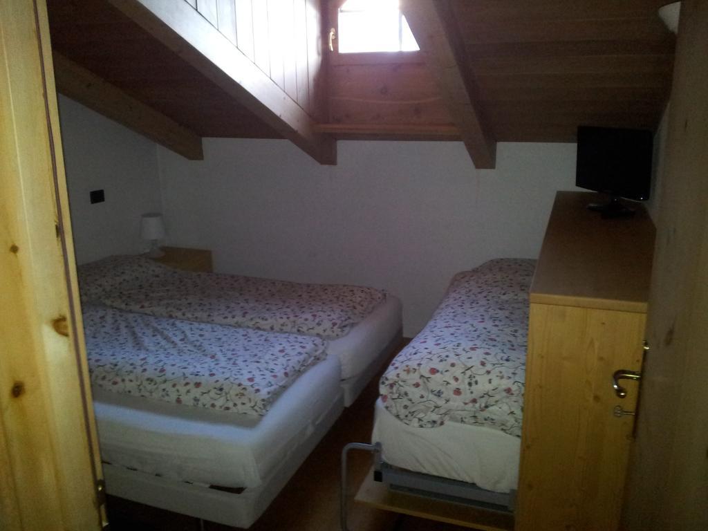 Chalet Del Sole Per Gruppi Aparthotel Livigno Room photo