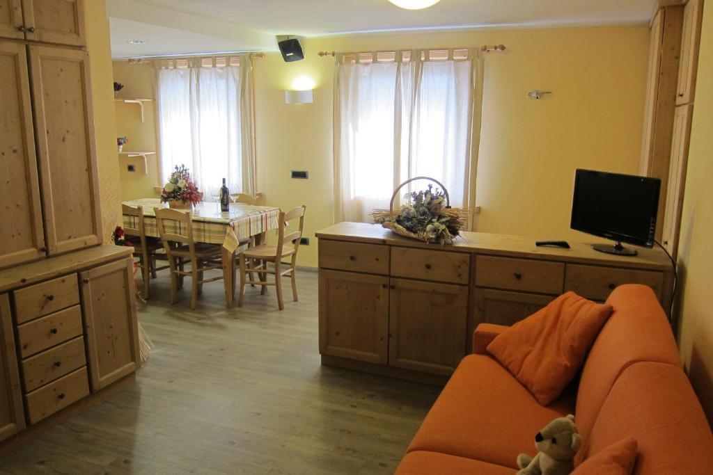 Chalet Del Sole Per Gruppi Livigno Room photo