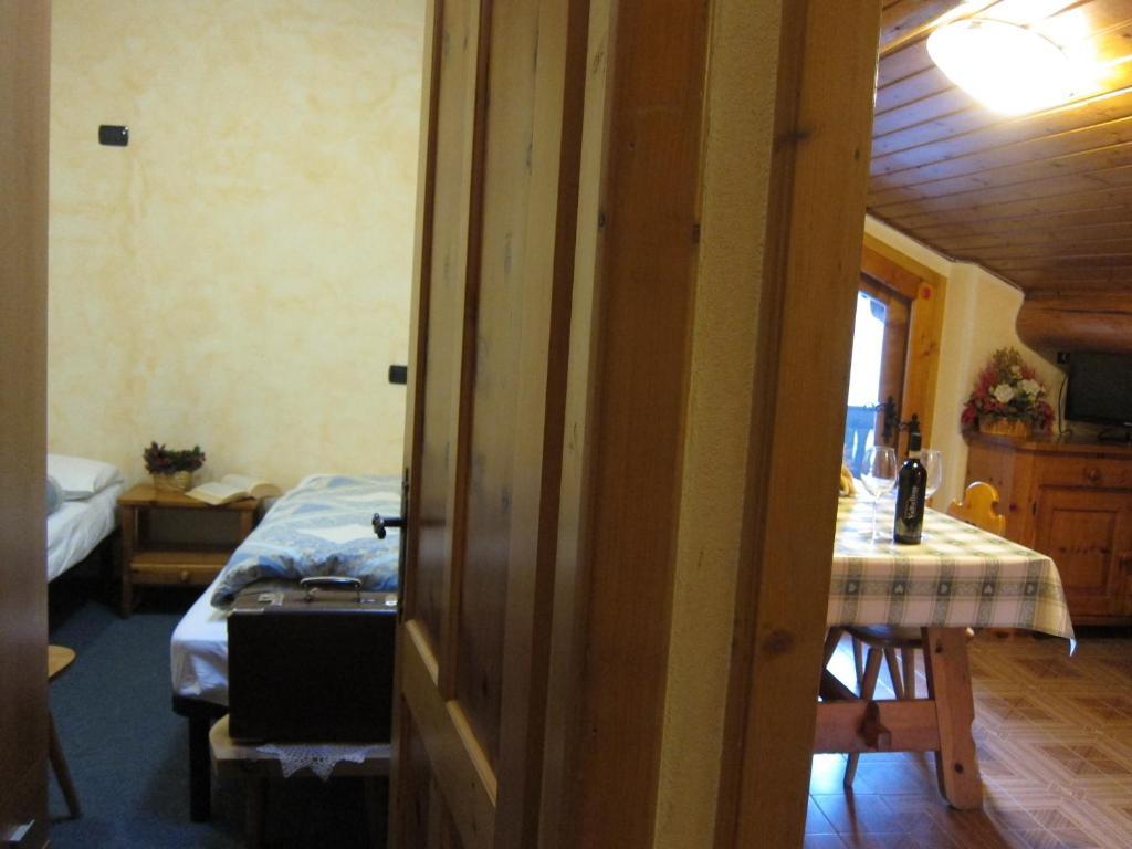 Chalet Del Sole Per Gruppi Aparthotel Livigno Room photo