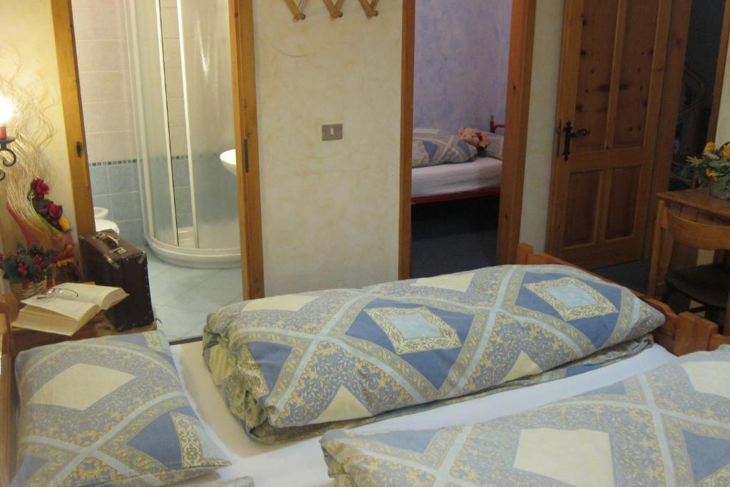 Chalet Del Sole Per Gruppi Livigno Room photo