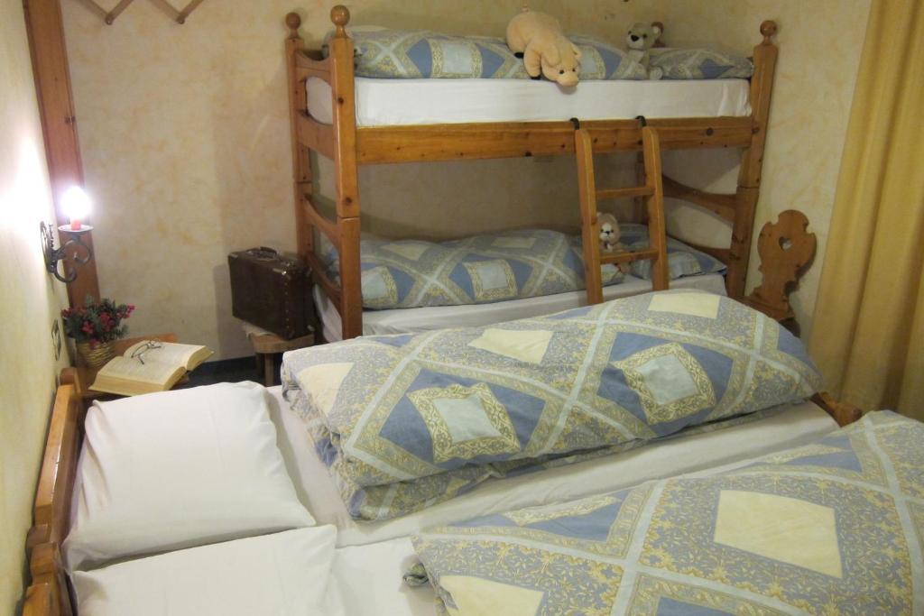 Chalet Del Sole Per Gruppi Livigno Room photo