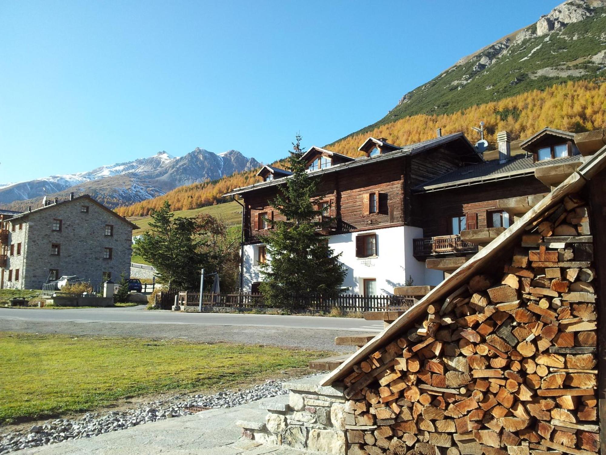 Chalet Del Sole Per Gruppi Livigno Exterior photo