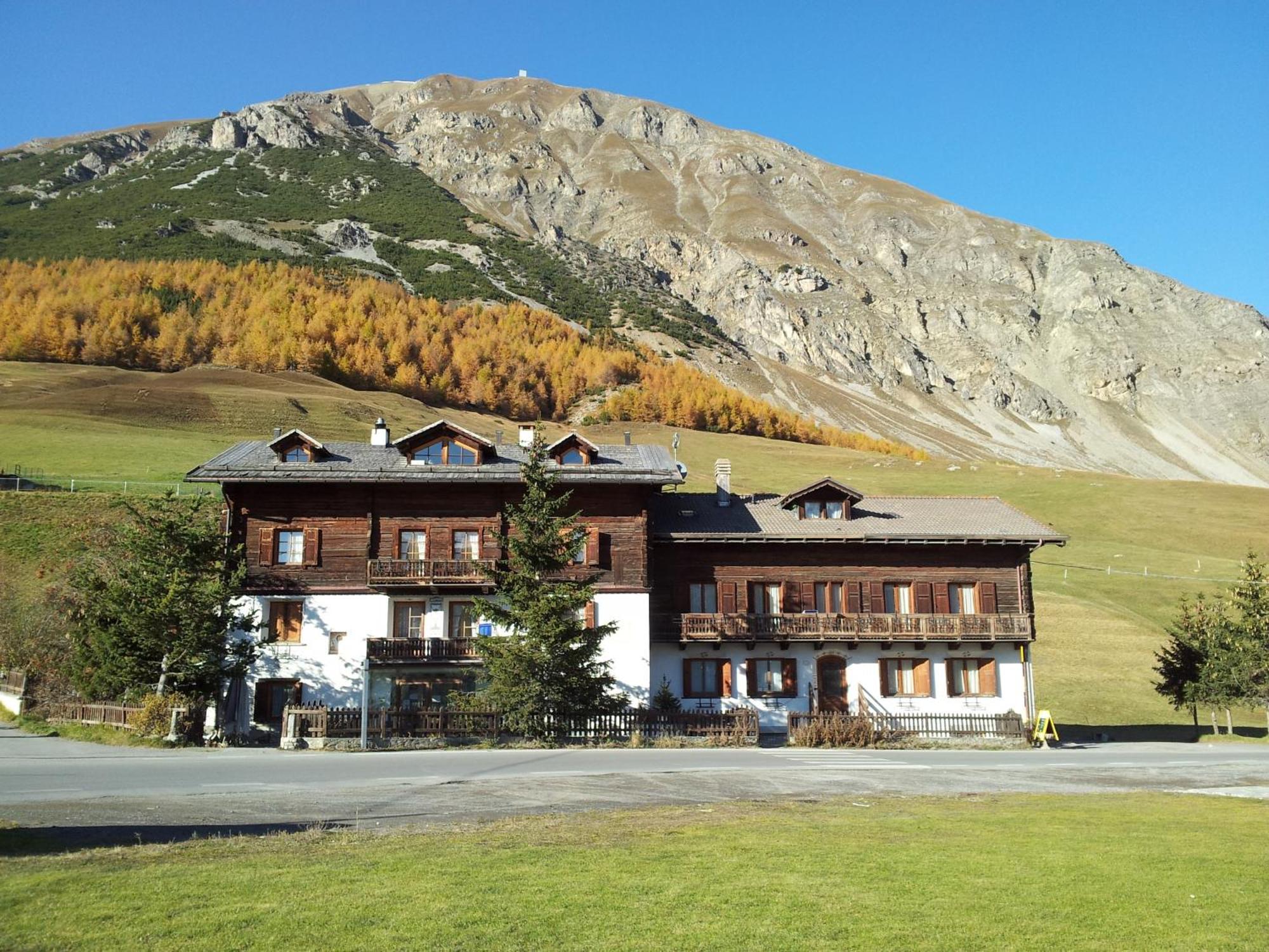 Chalet Del Sole Per Gruppi Aparthotel Livigno Exterior photo