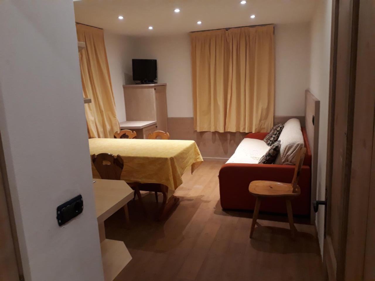 Chalet Del Sole Per Gruppi Livigno Exterior photo