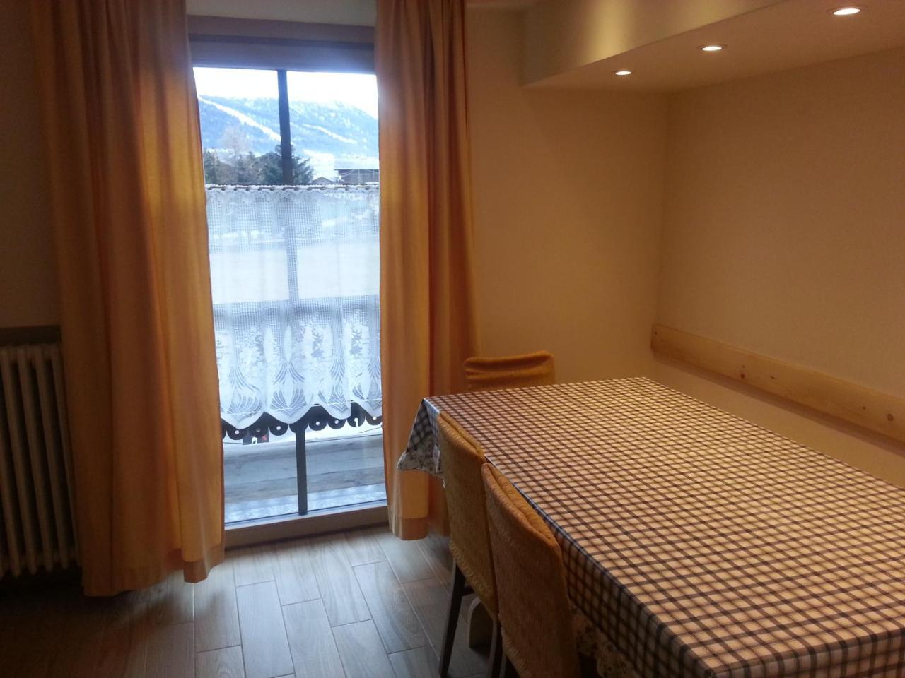 Chalet Del Sole Per Gruppi Aparthotel Livigno Exterior photo