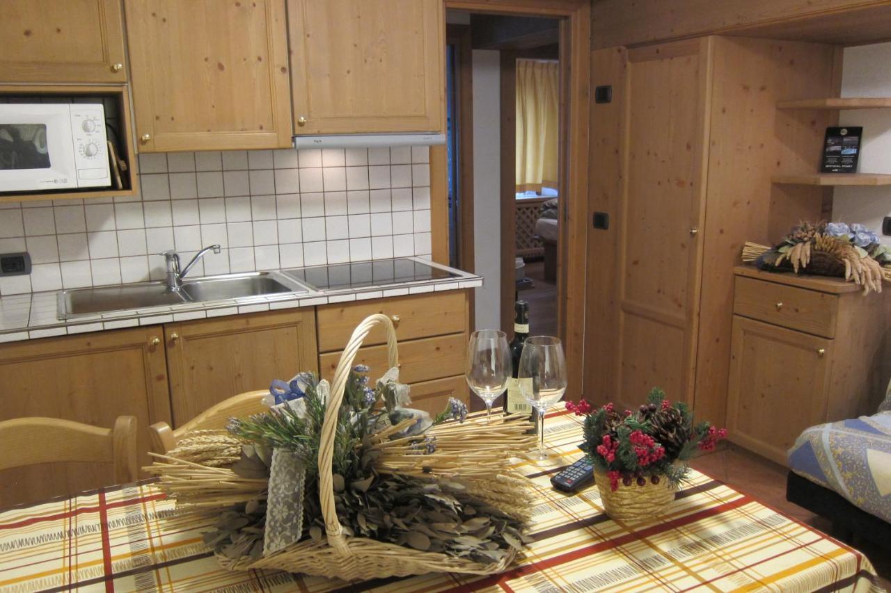 Chalet Del Sole Per Gruppi Livigno Room photo